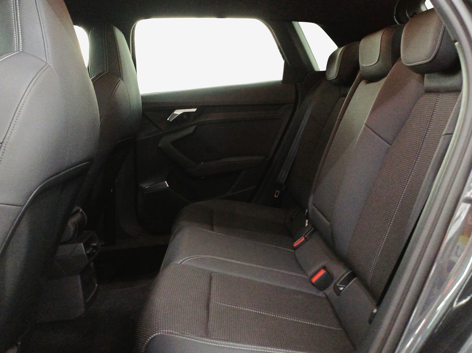 AUDI A3 Sportback 35 TFSI S line Attraction S-tronic-image-11