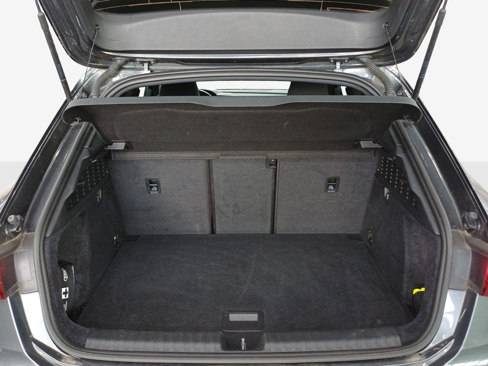 AUDI A3 Sportback 35 TFSI S line Attraction S-tronic-image-12