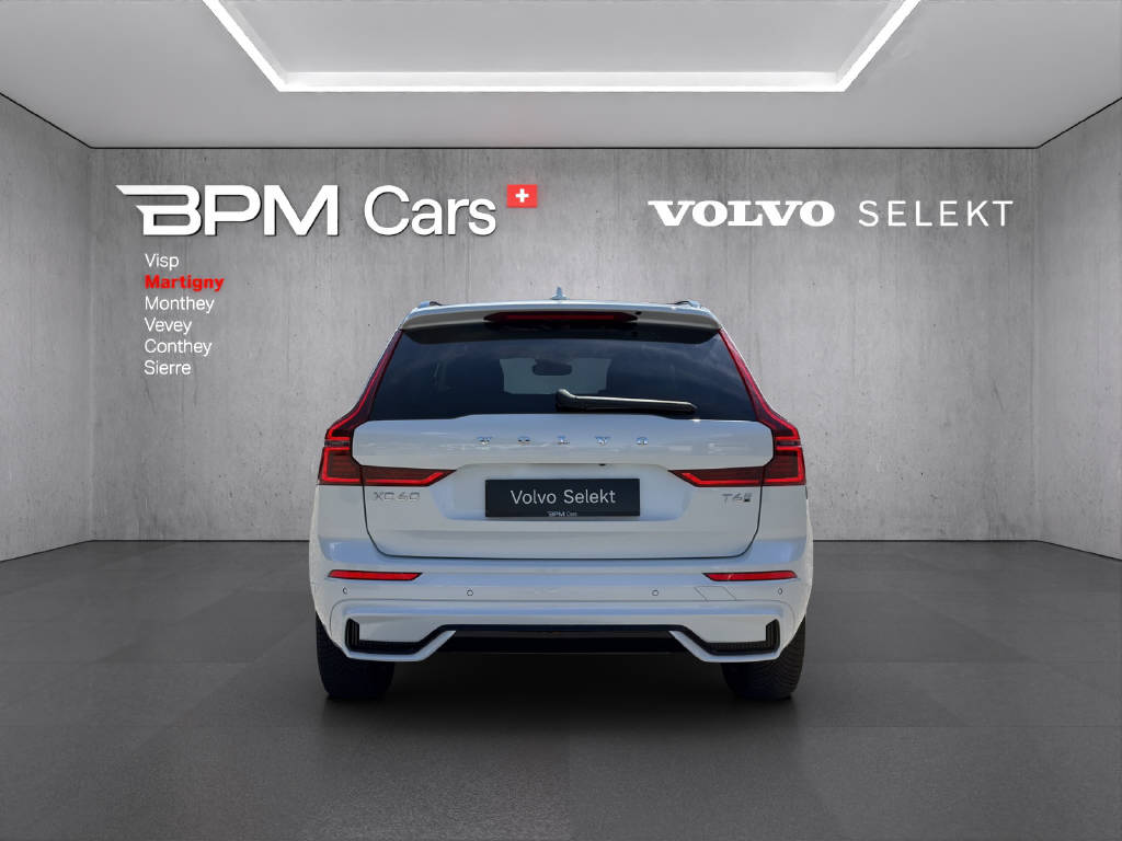 VOLVO XC60 2.0 T6 TE Plus Dark eAWD-showroom-element-2