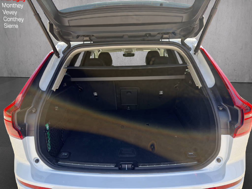 VOLVO XC60 2.0 T6 TE Plus Dark eAWD-image-15
