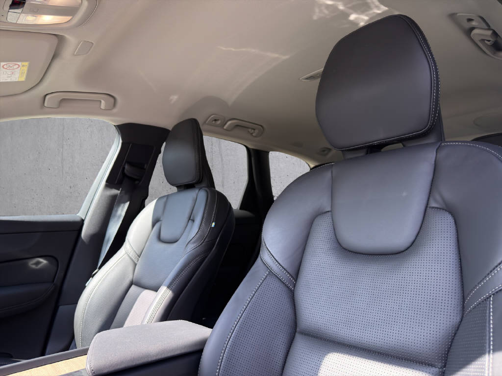 VOLVO XC60 2.0 T6 TE Plus Dark eAWD-image-13