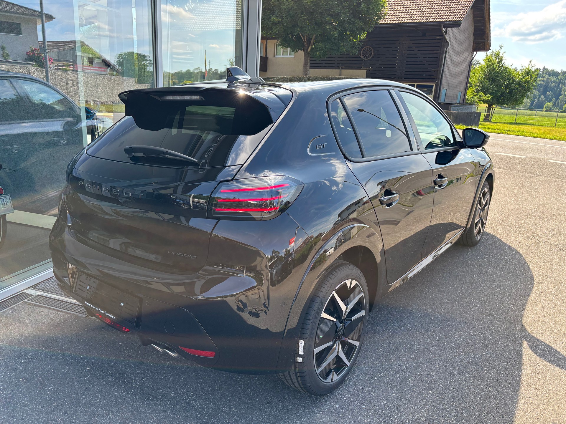PEUGEOT 208 1.2 MHEV 145 GT-image-3