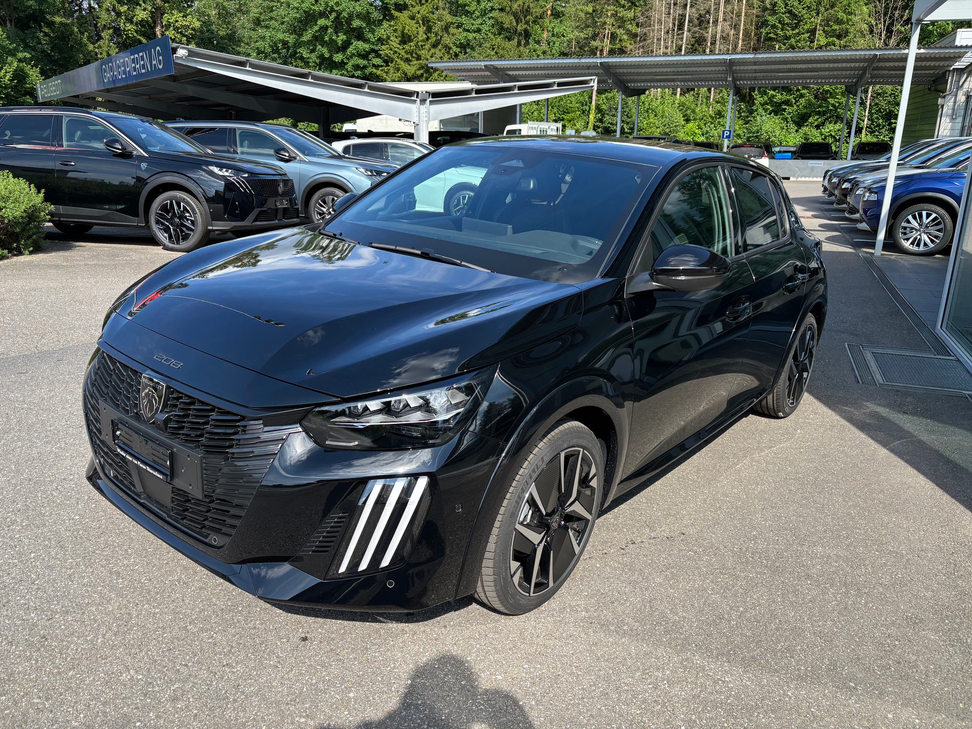 PEUGEOT 208 1.2 MHEV 145 GT-image-1
