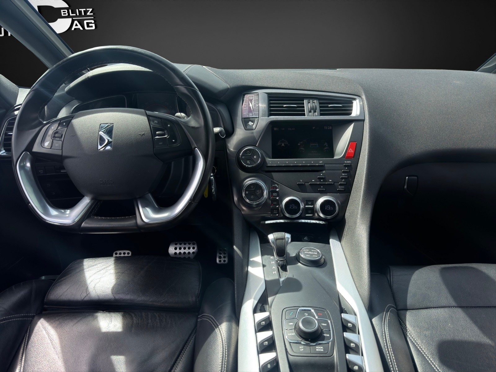 DS AUTOMOBILES DS5 HYbrid4 200 Sport Chic EGS6-image-10