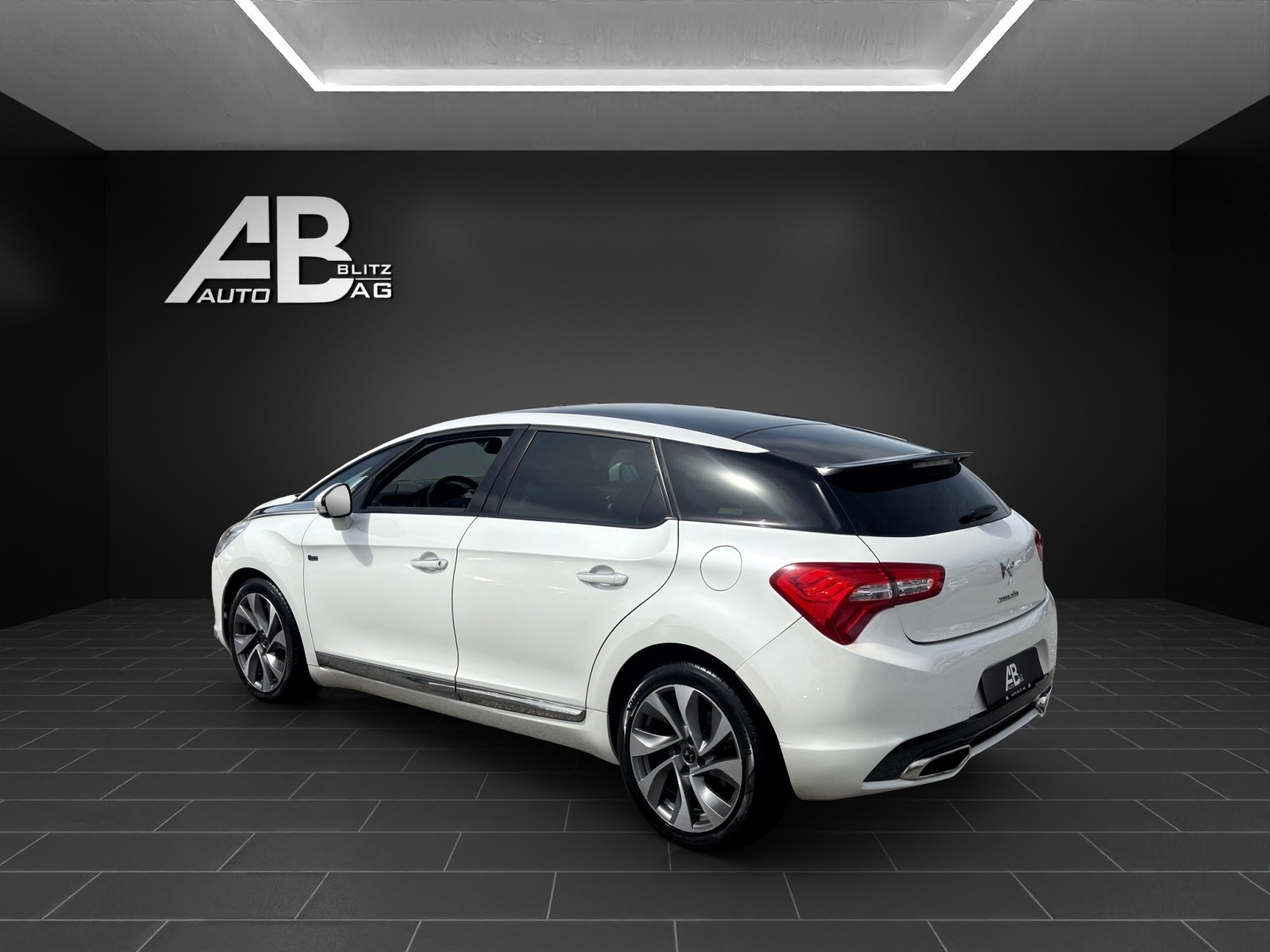 DS AUTOMOBILES DS5 HYbrid4 200 Sport Chic EGS6-showroom-element-2