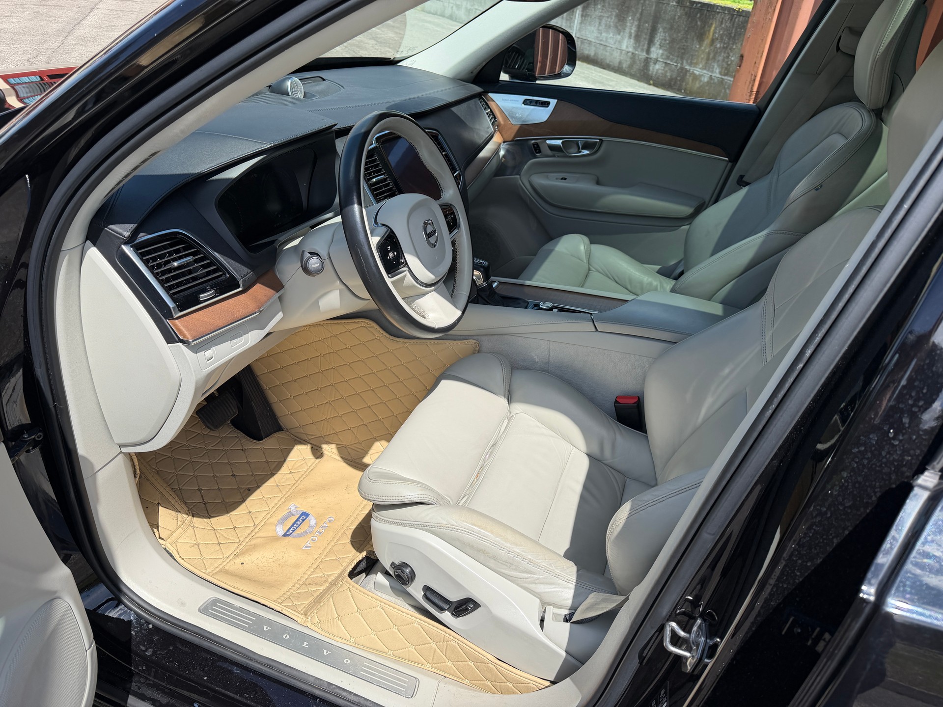 VOLVO XC90 2.0 T6 Inscription 7P. AWD-image-10