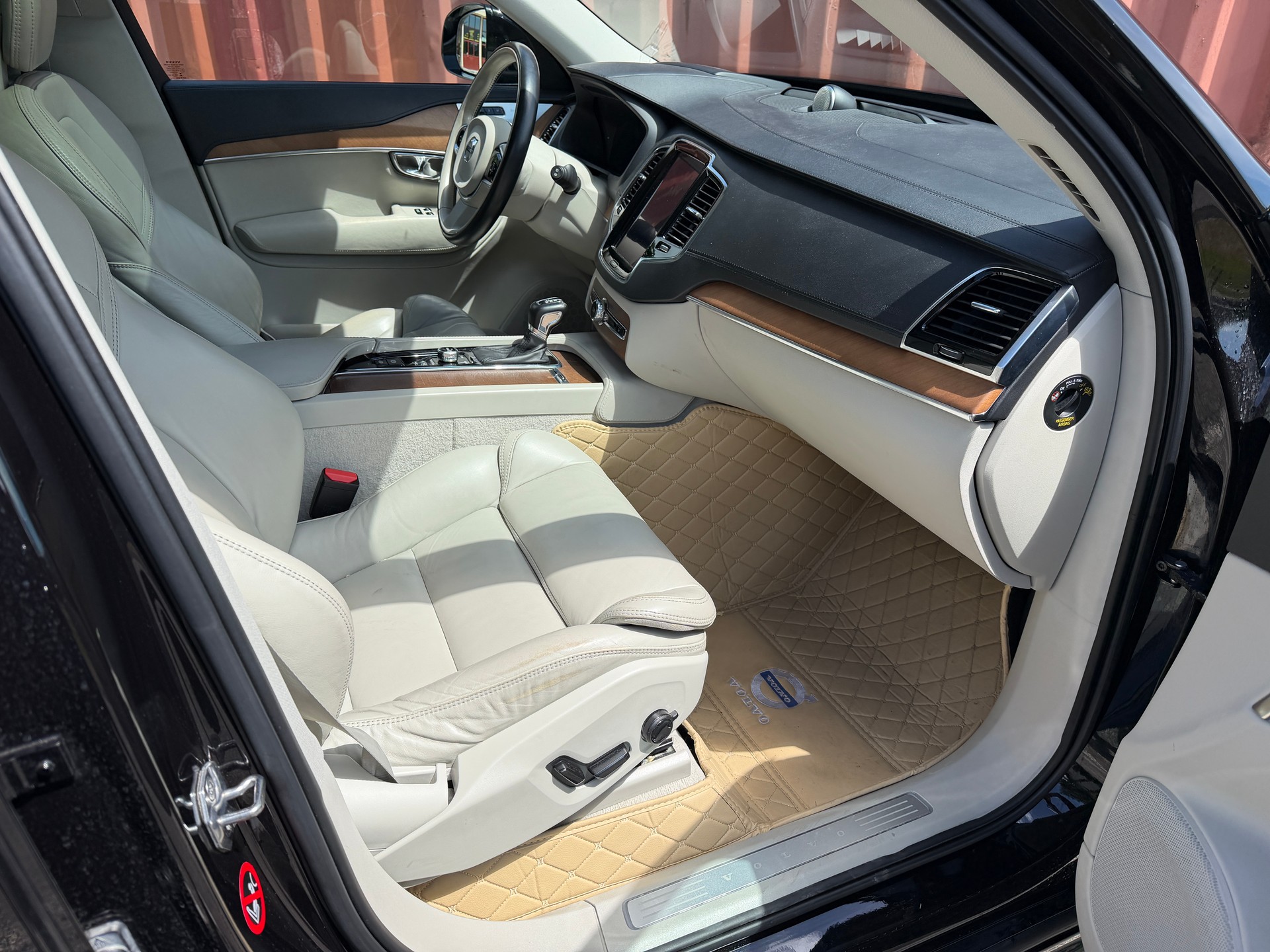 VOLVO XC90 2.0 T6 Inscription 7P. AWD-image-11