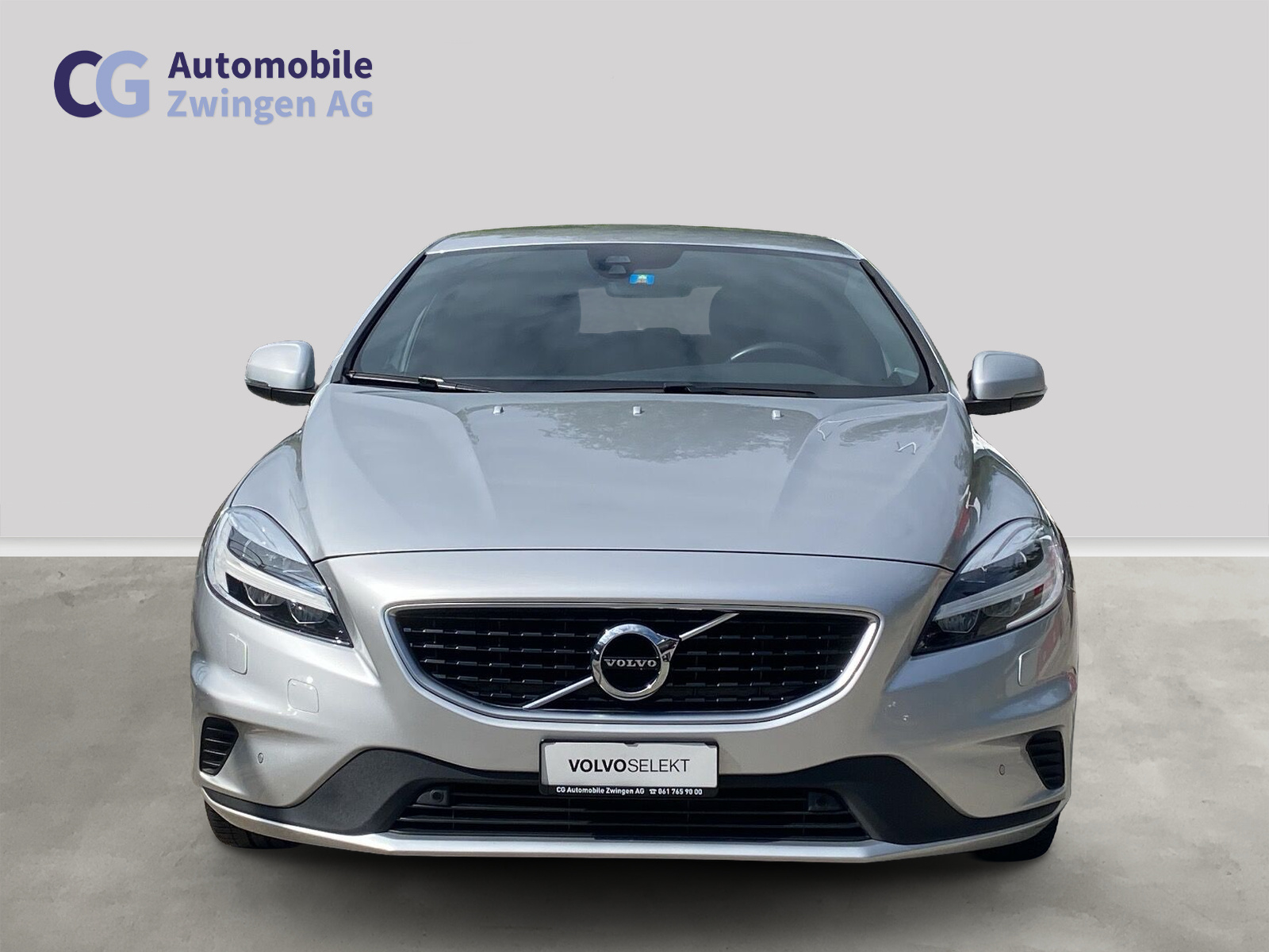 VOLVO V40 D2 Momentum R-Design-image-1