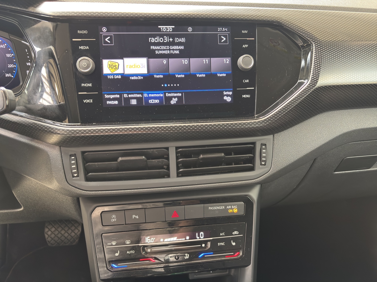 VW T-Cross 1.0 TSI Life DSG-image-10