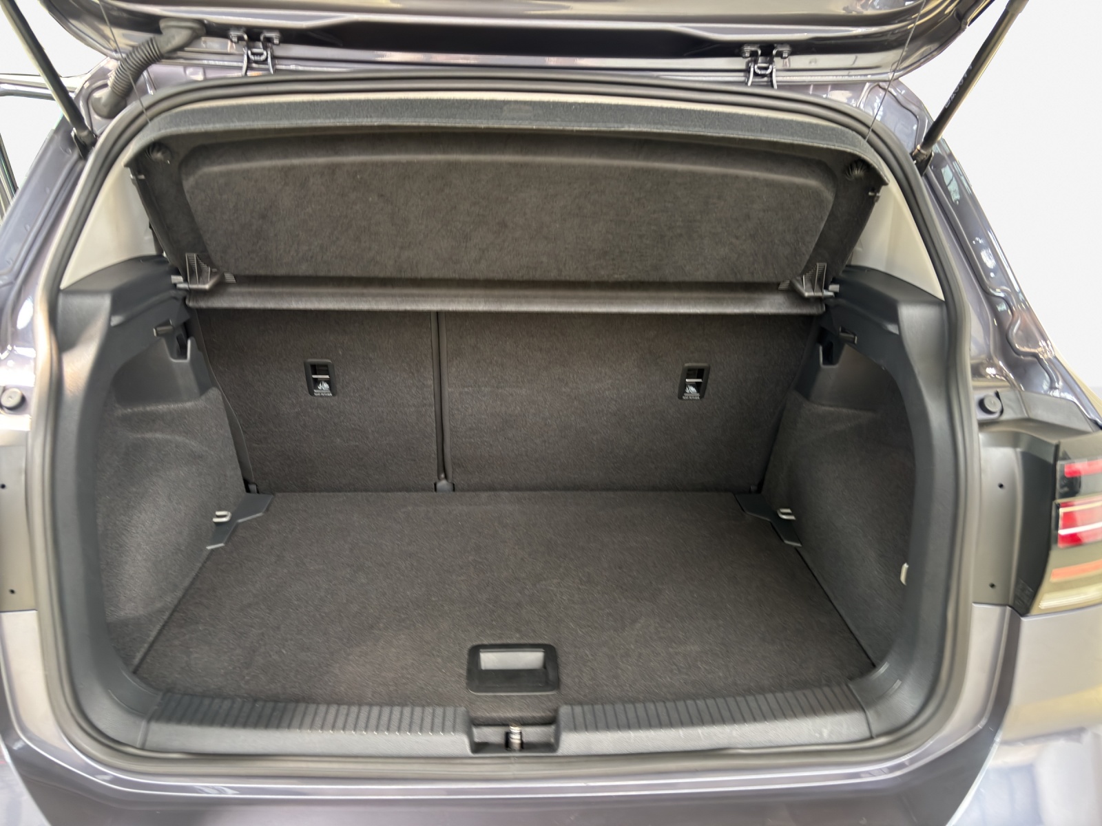 VW T-Cross 1.0 TSI Life DSG-image-12