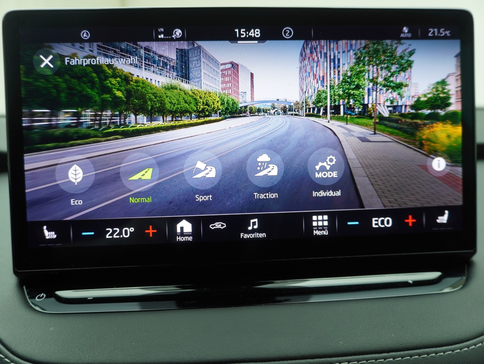 SKODA Enyaq iV 80x Sport Line-image-22