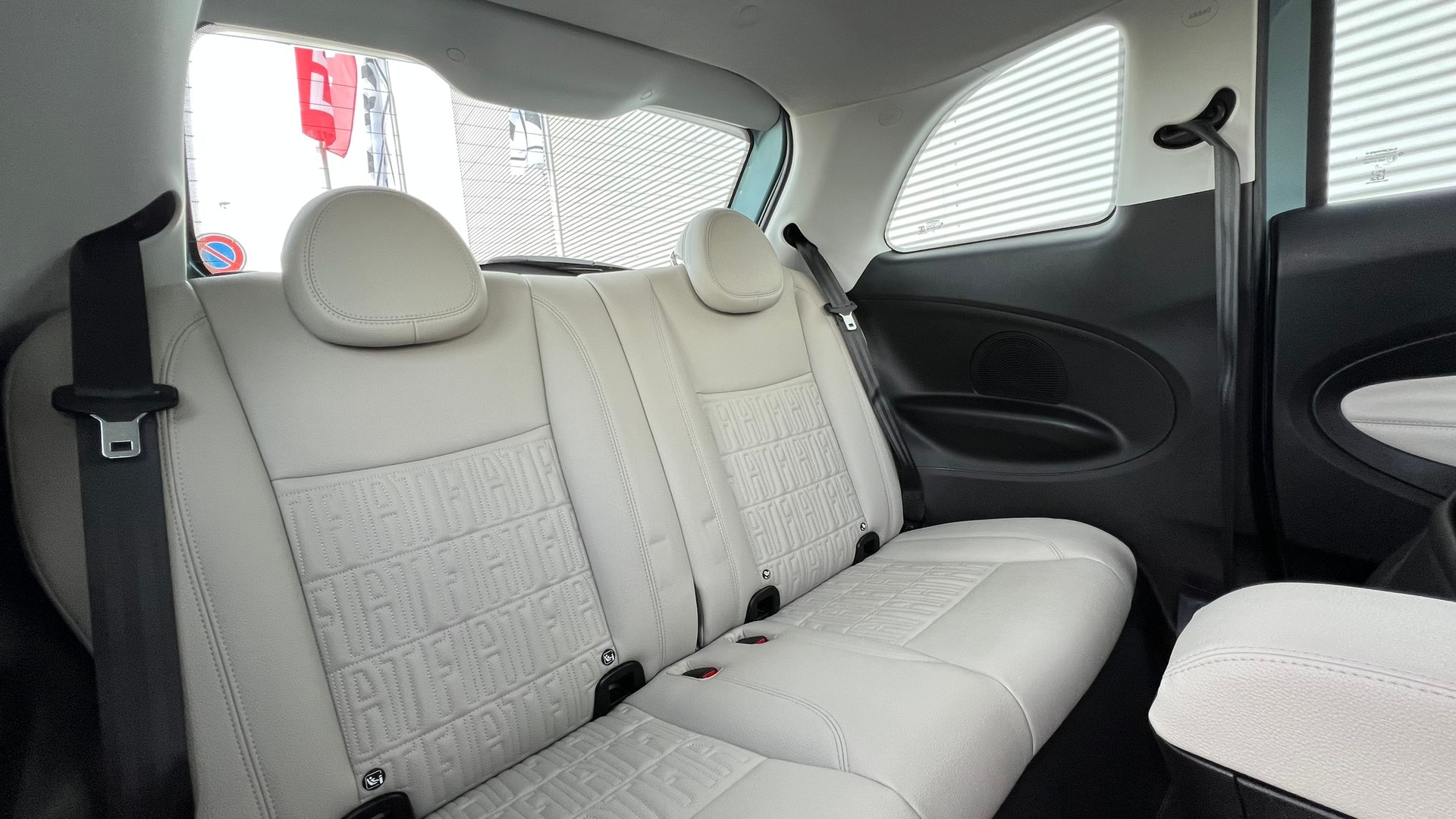 FIAT 500 ELECTRIC 87 kW LA PRIMA l 119 PS-image-28