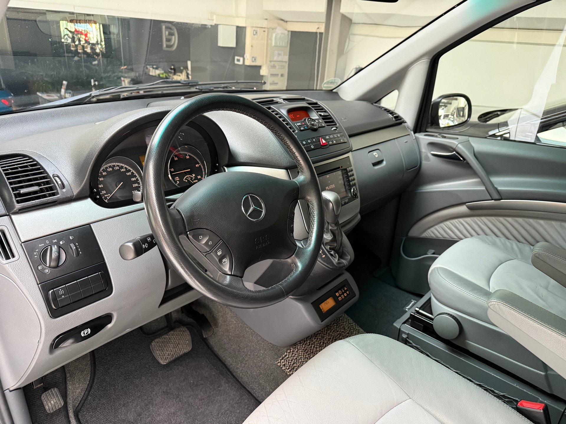 MERCEDES-BENZ Viano Marco Polo 3.0 CDI L Aut.-image-11