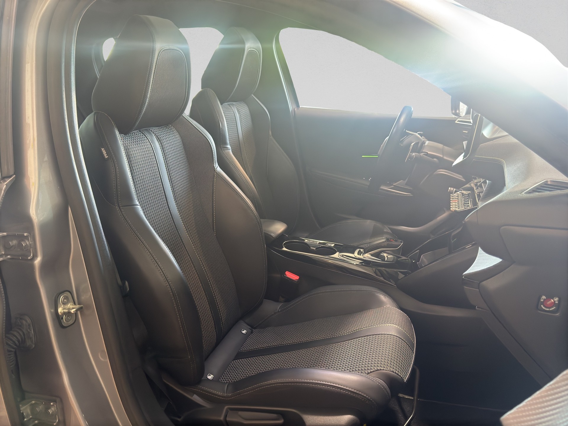 PEUGEOT 208 1.2 PureTech GT Line EAT8-image-14