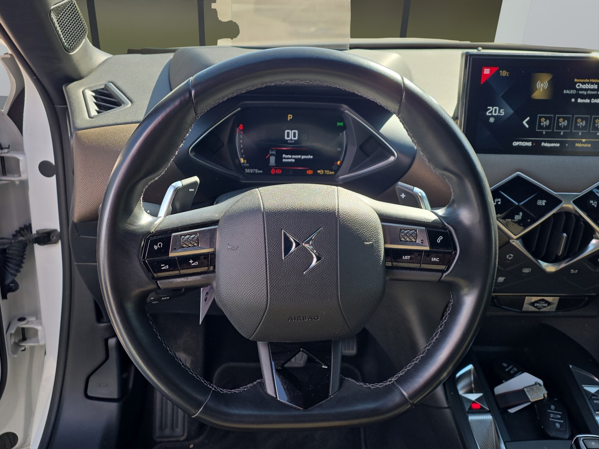 DS AUTOMOBILES 3 Crossback 1.2 PureTech 130 So Chic-image-9
