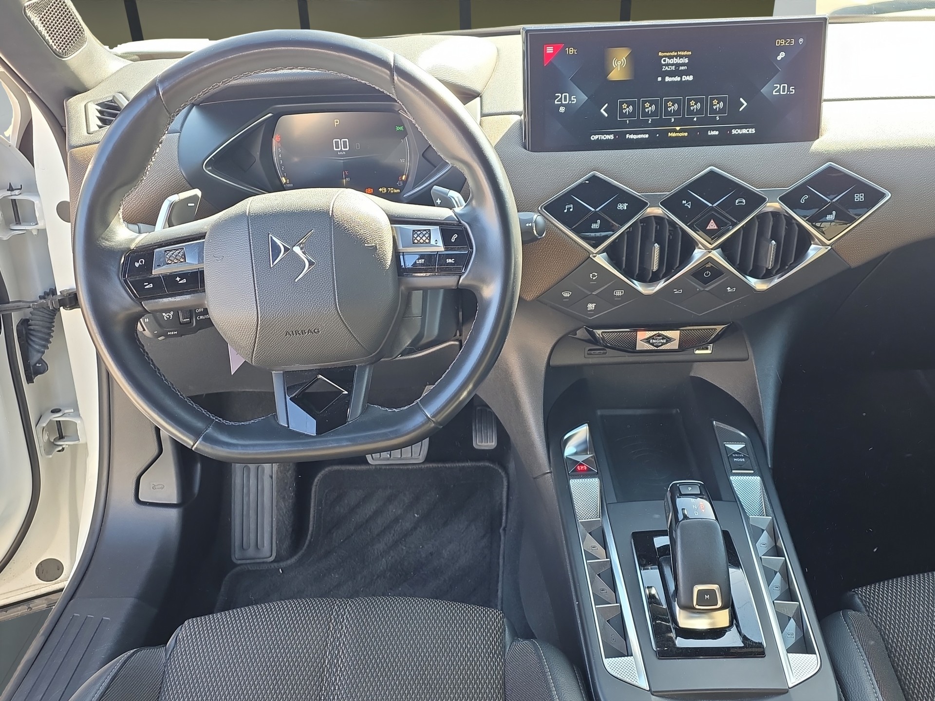 DS AUTOMOBILES 3 Crossback 1.2 PureTech 130 So Chic-image-11