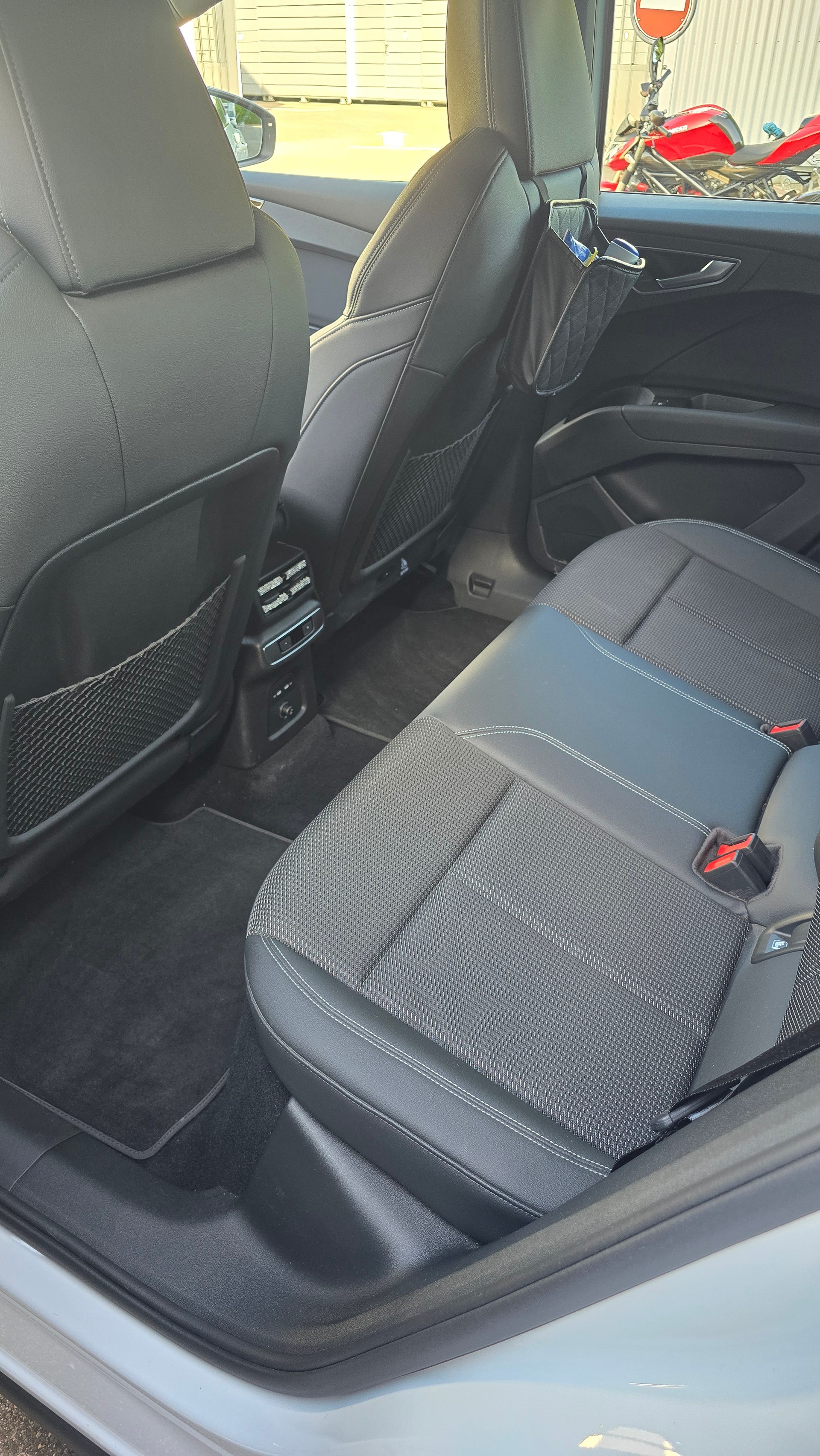 AUDI 45 quattro-image-5