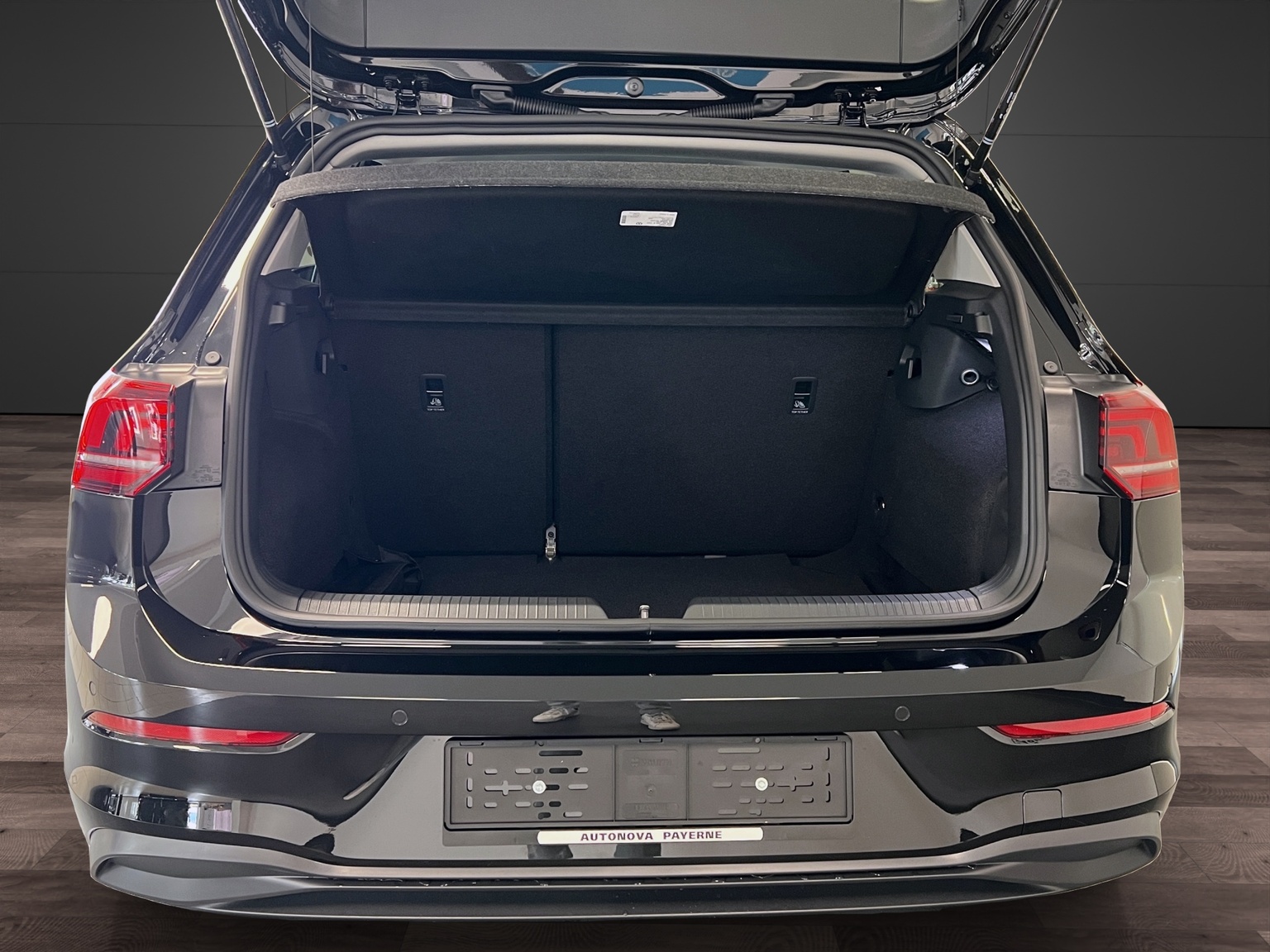VW Golf 1.5 TSI Basis-image-12
