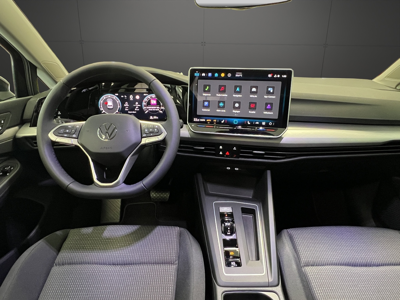 VW Golf 1.5 TSI Basis-image-9