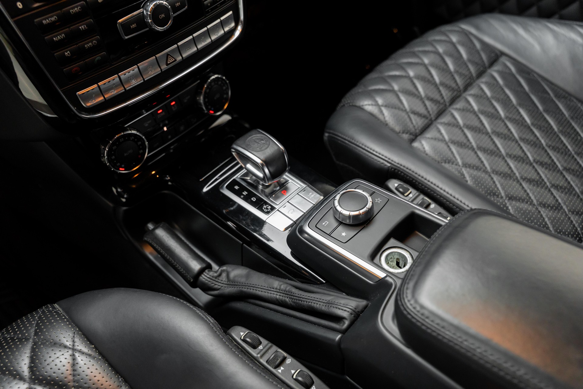 MERCEDES-BENZ G 63 AMG Automatic-image-14