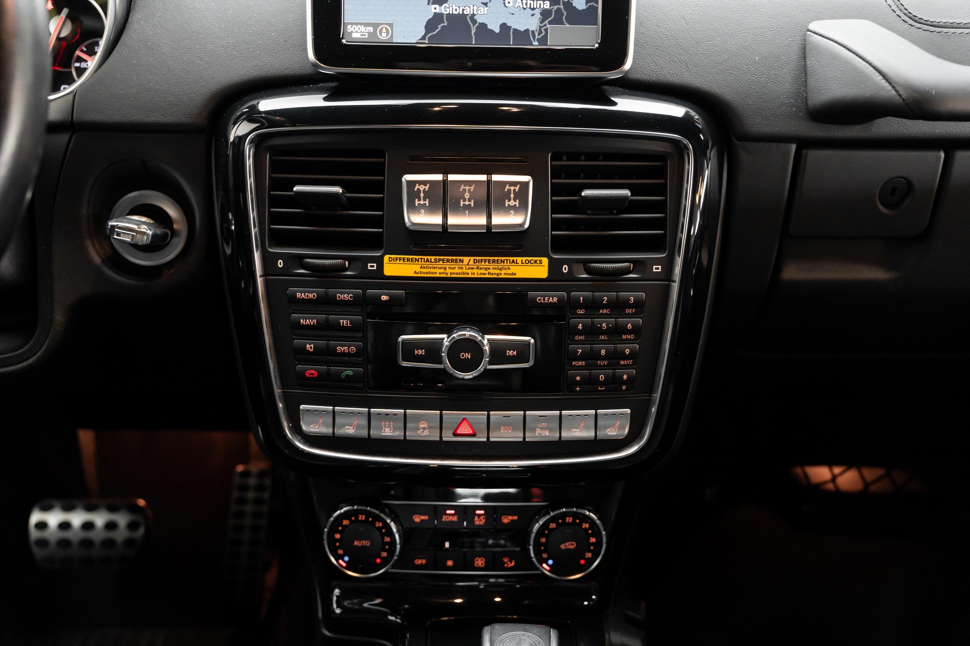 MERCEDES-BENZ G 63 AMG Automatic-image-13