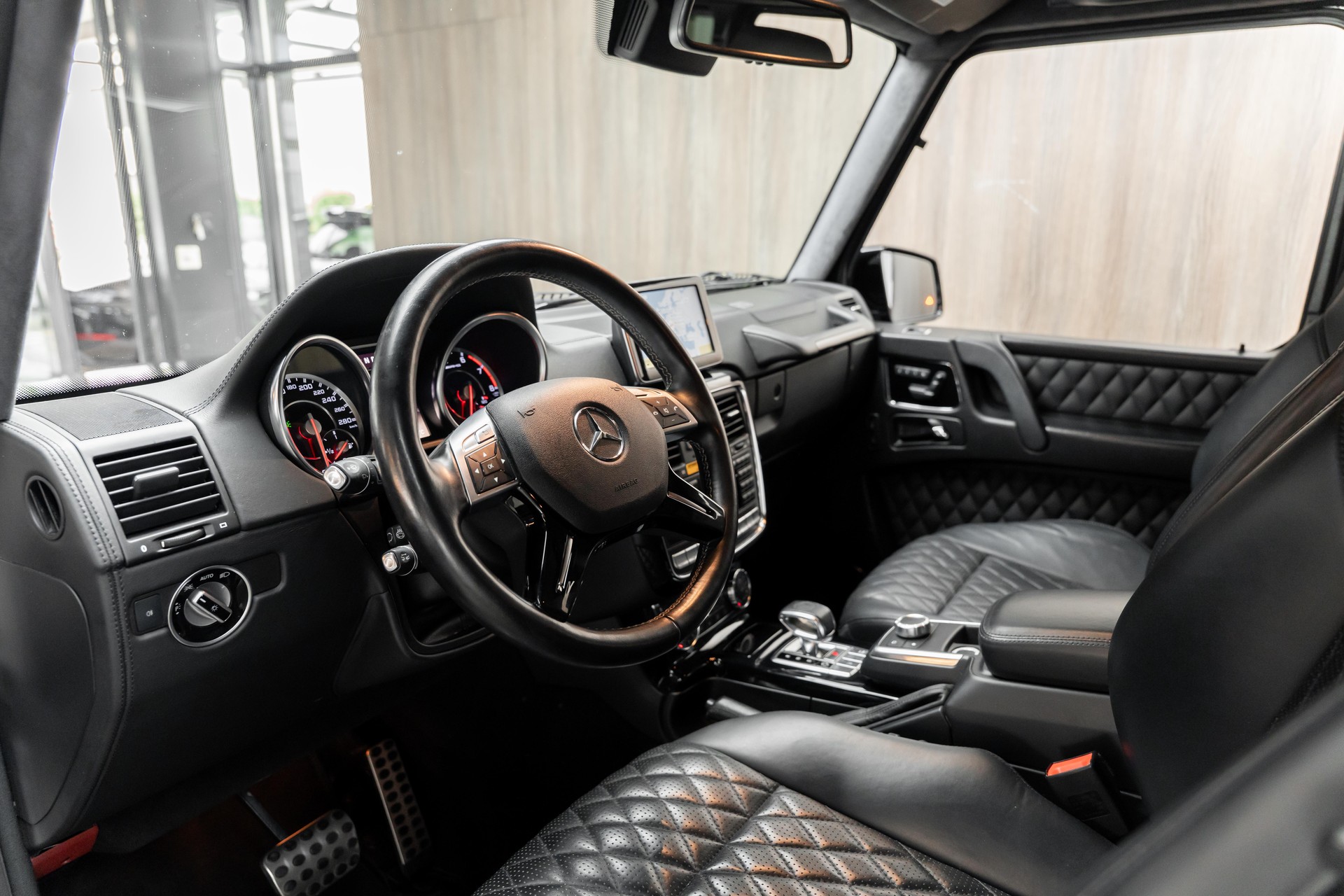 MERCEDES-BENZ G 63 AMG Automatic-image-3