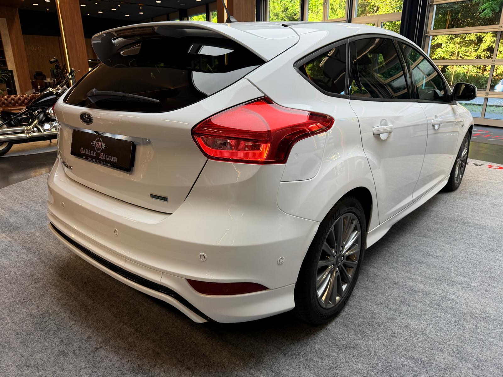 FORD Focus 1.0i EcoB 125 ST-Line Automat-image-7