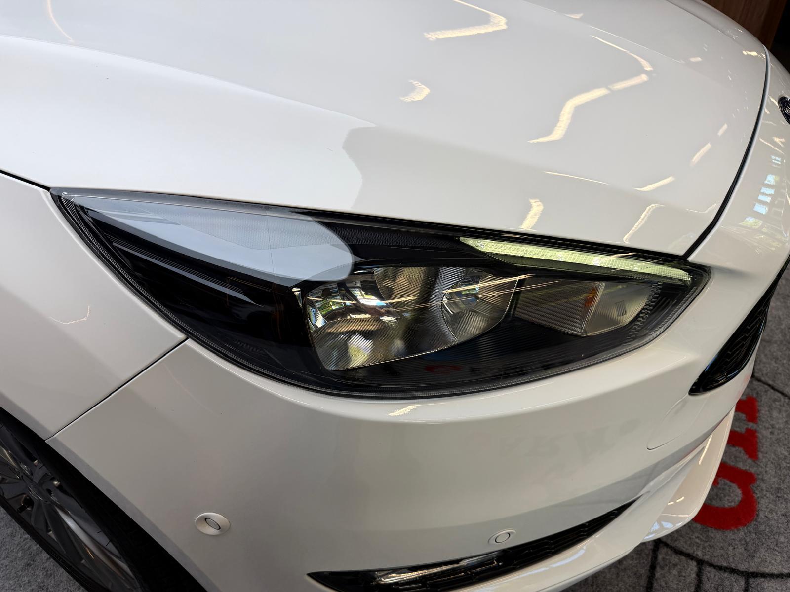 FORD Focus 1.0i EcoB 125 ST-Line Automat-image-10