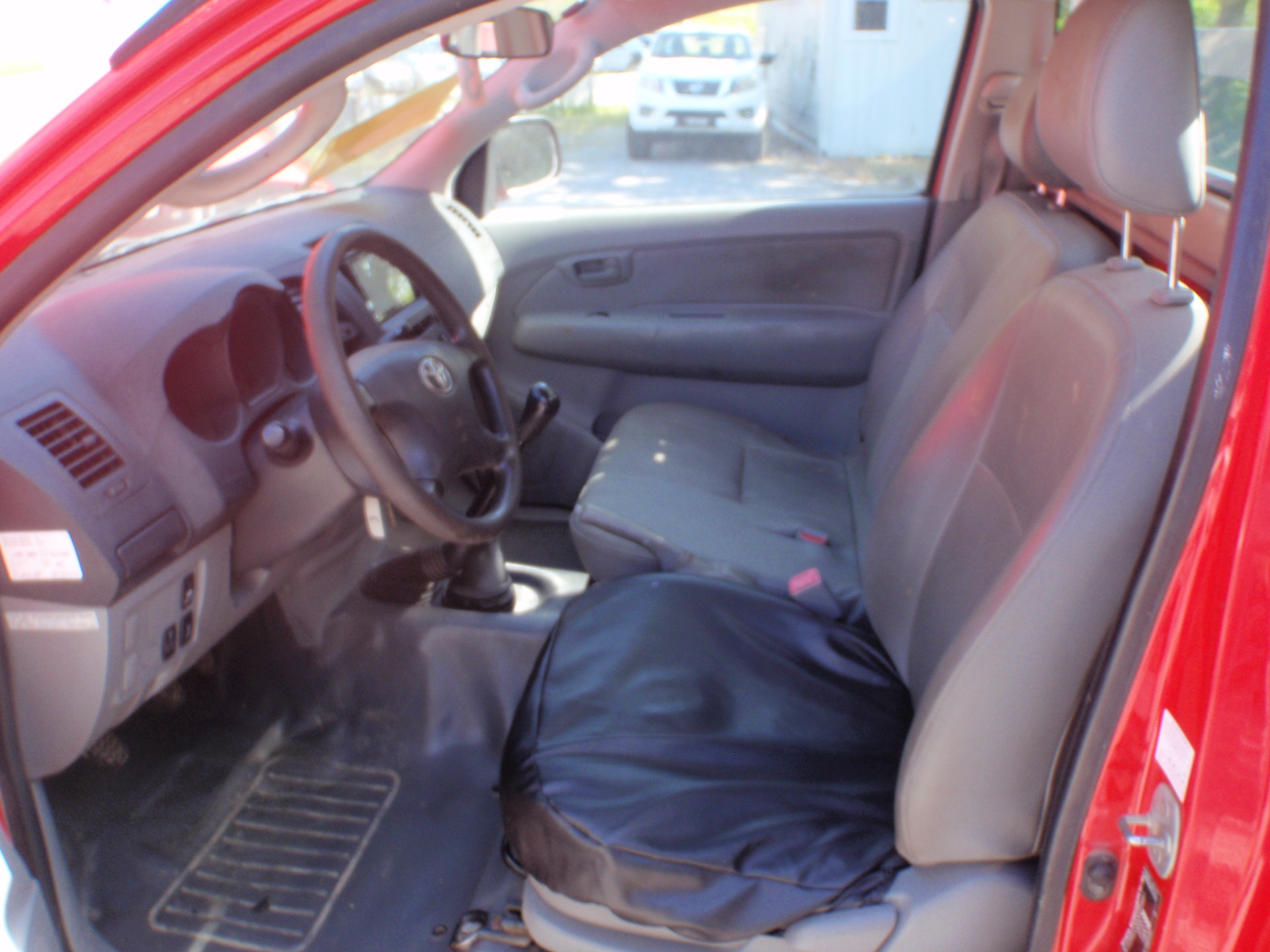 TOYOTA Hilux 4x4 SingleCab LineaTerra-image-6