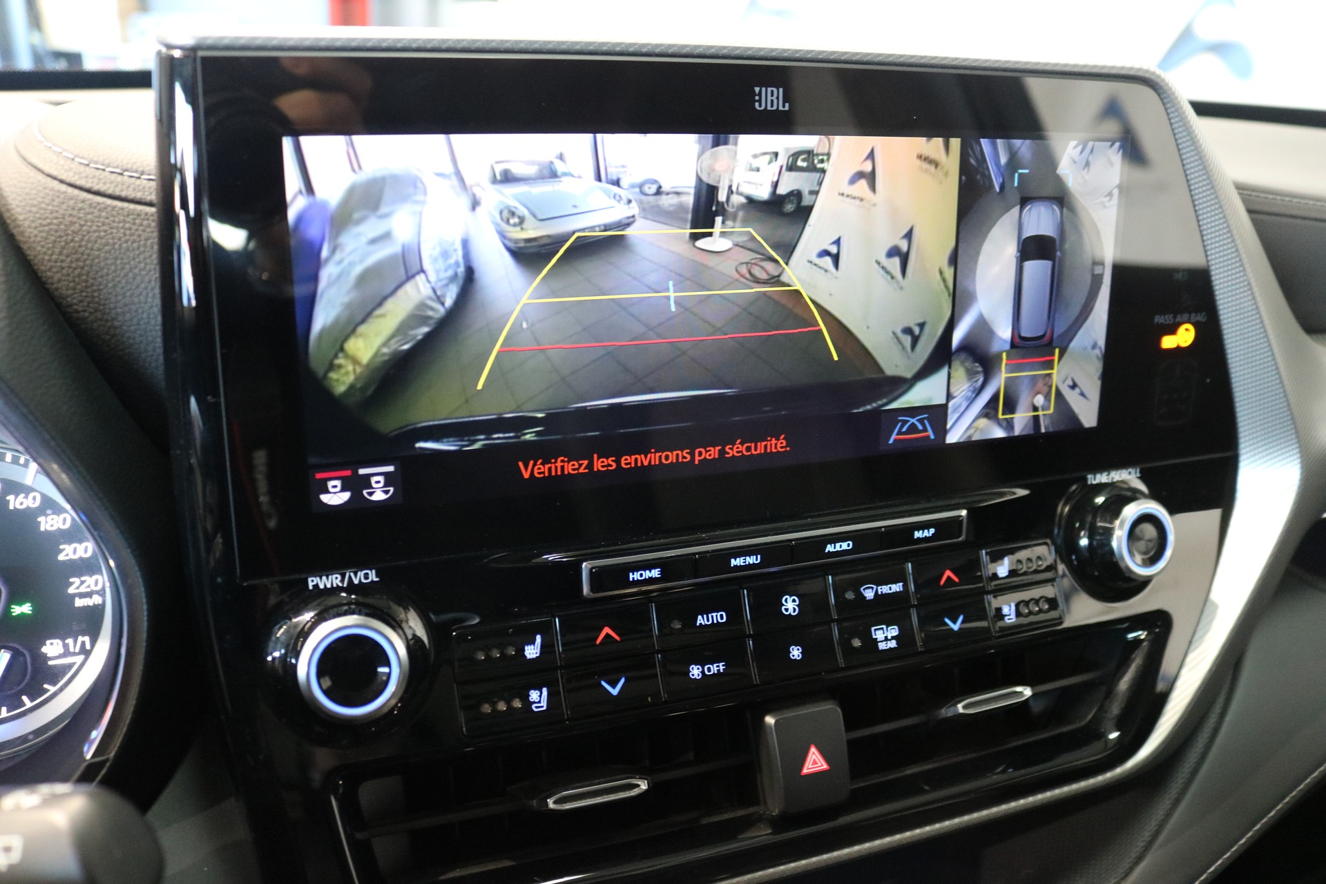 TOYOTA Highlander 2.5 HSD Premium e-CVT-image-44