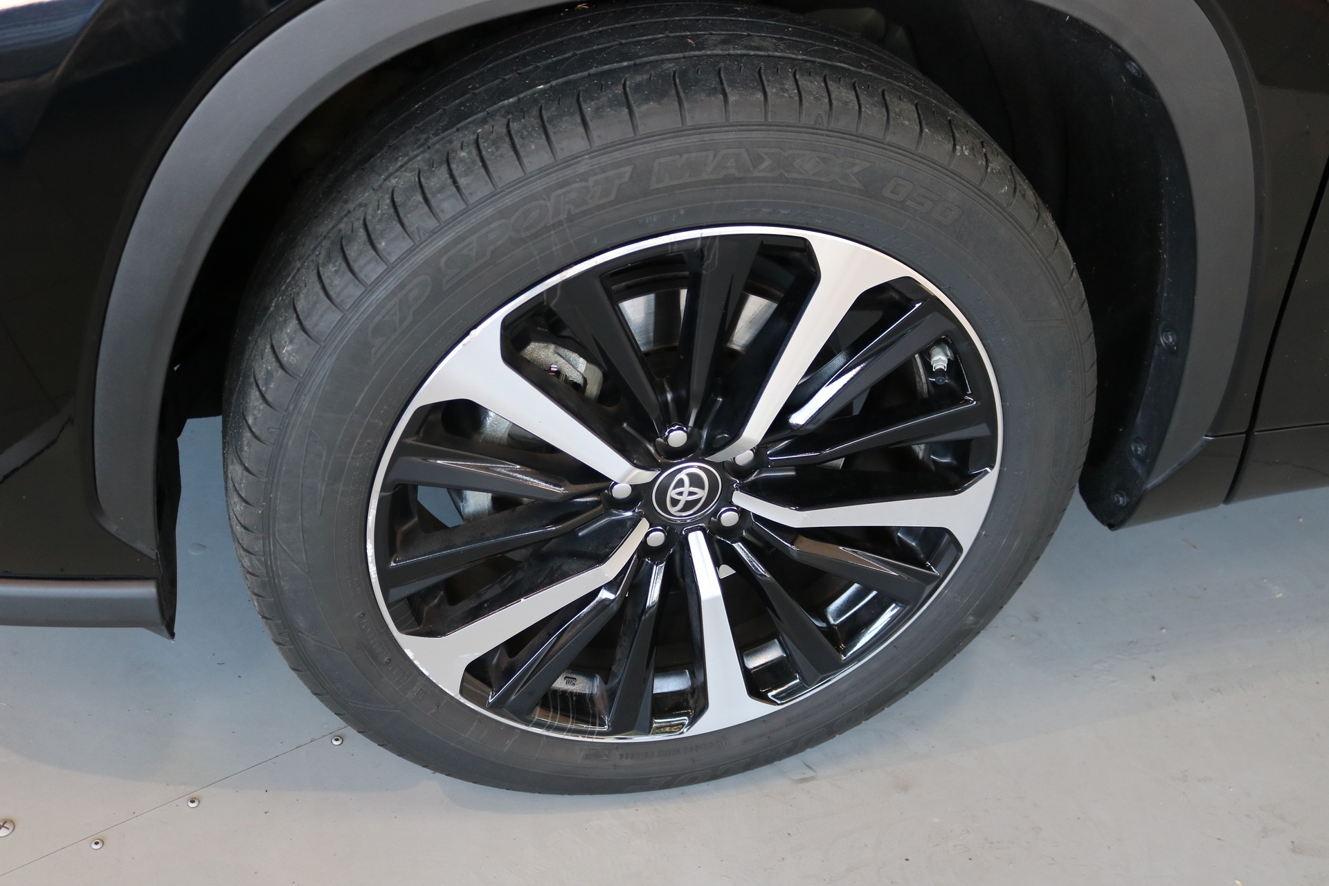 TOYOTA Highlander 2.5 HSD Premium e-CVT-image-27