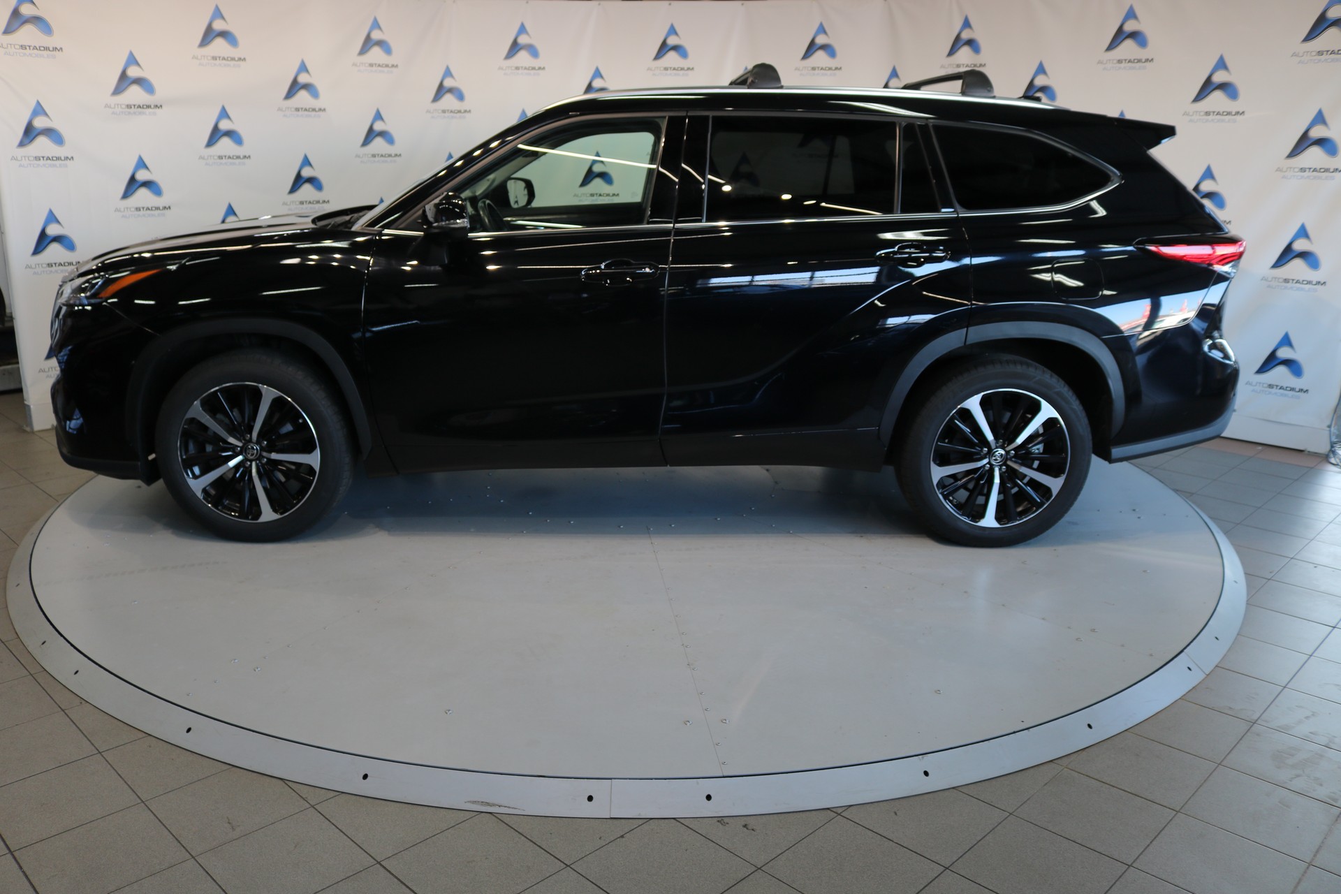 TOYOTA Highlander 2.5 HSD Premium e-CVT-image-13