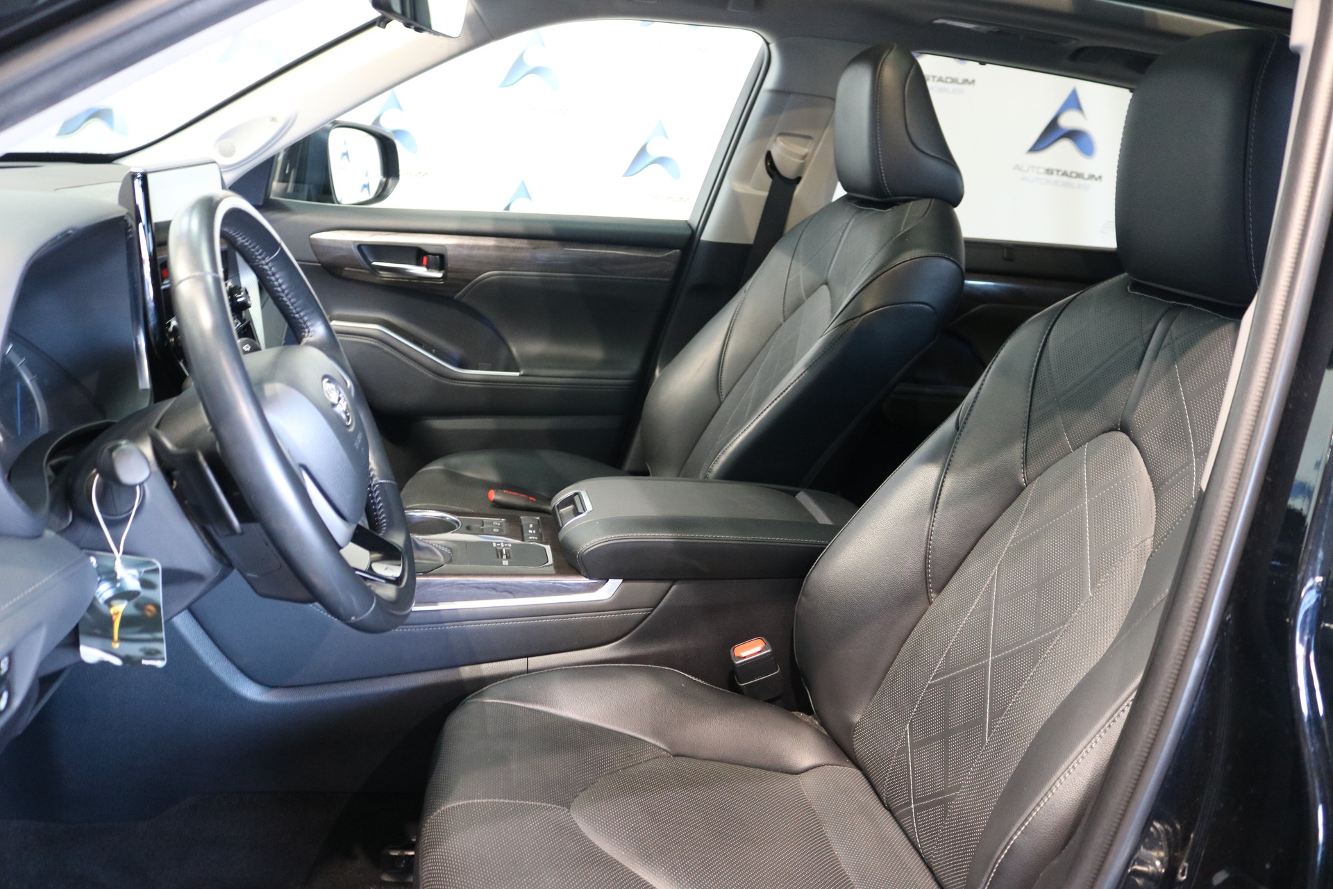 TOYOTA Highlander 2.5 HSD Premium e-CVT-image-3
