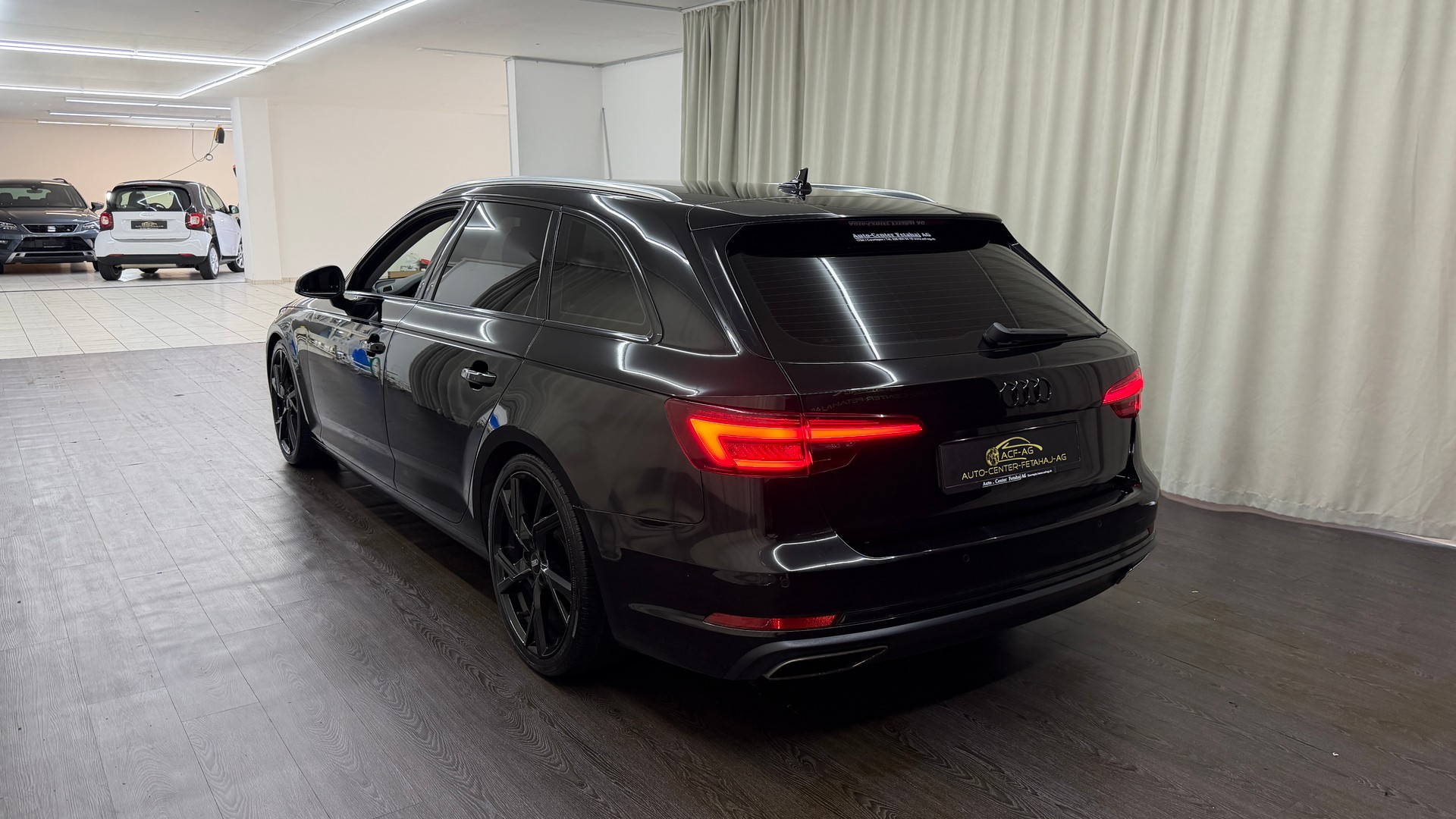 AUDI A4 Avant 40 TDI Design quattro S-tronic-image-5