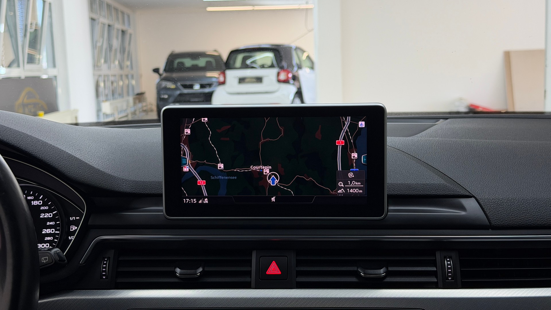 AUDI A4 Avant 40 TDI Design quattro S-tronic-image-10