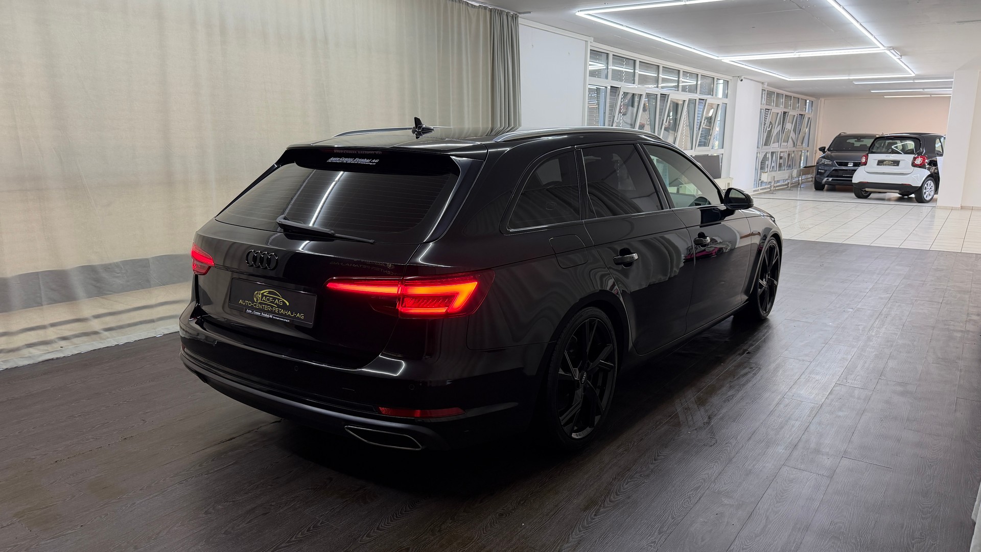 AUDI A4 Avant 40 TDI Design quattro S-tronic-image-3