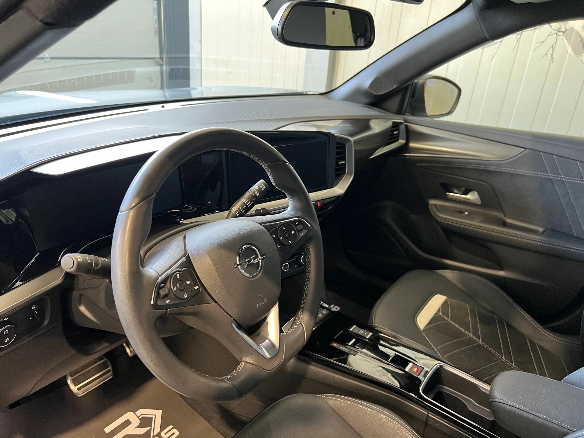 OPEL Mokka 1.2 Direct Injection Turbo Ultimate Aut.-image-11