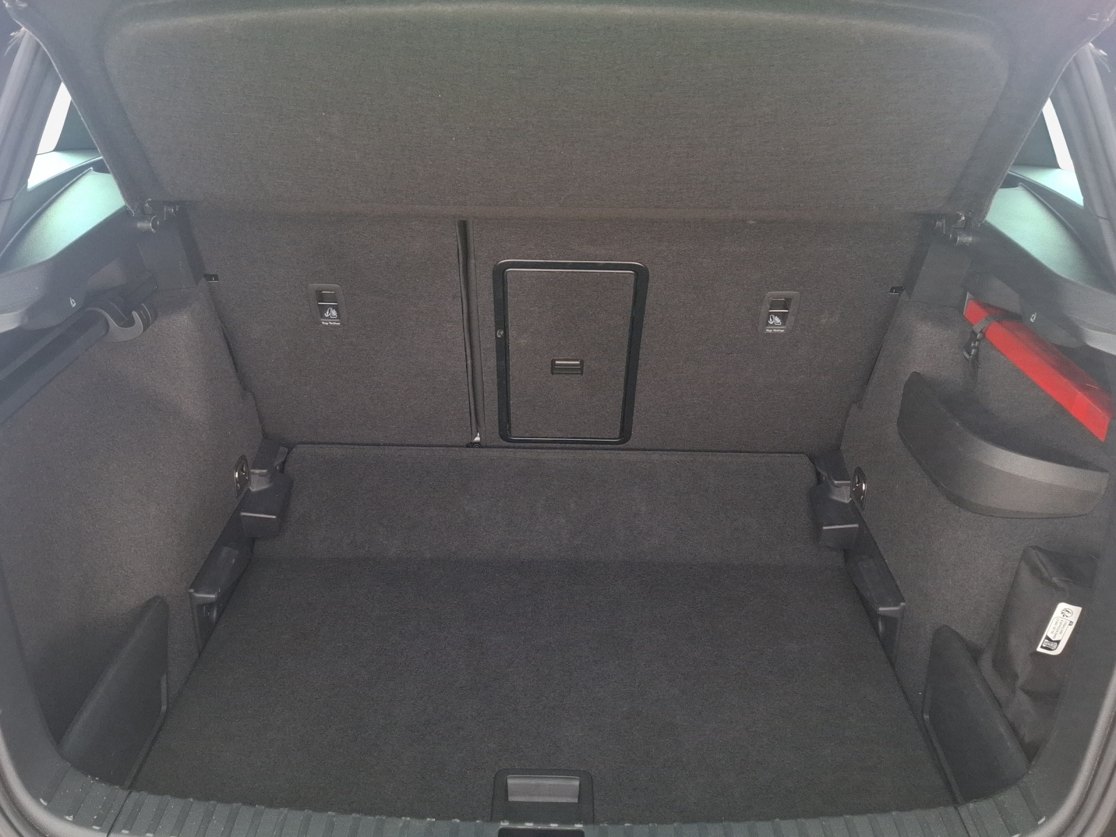SKODA Karoq 2.0 TSI SportLine 4x4 DSG-image-12