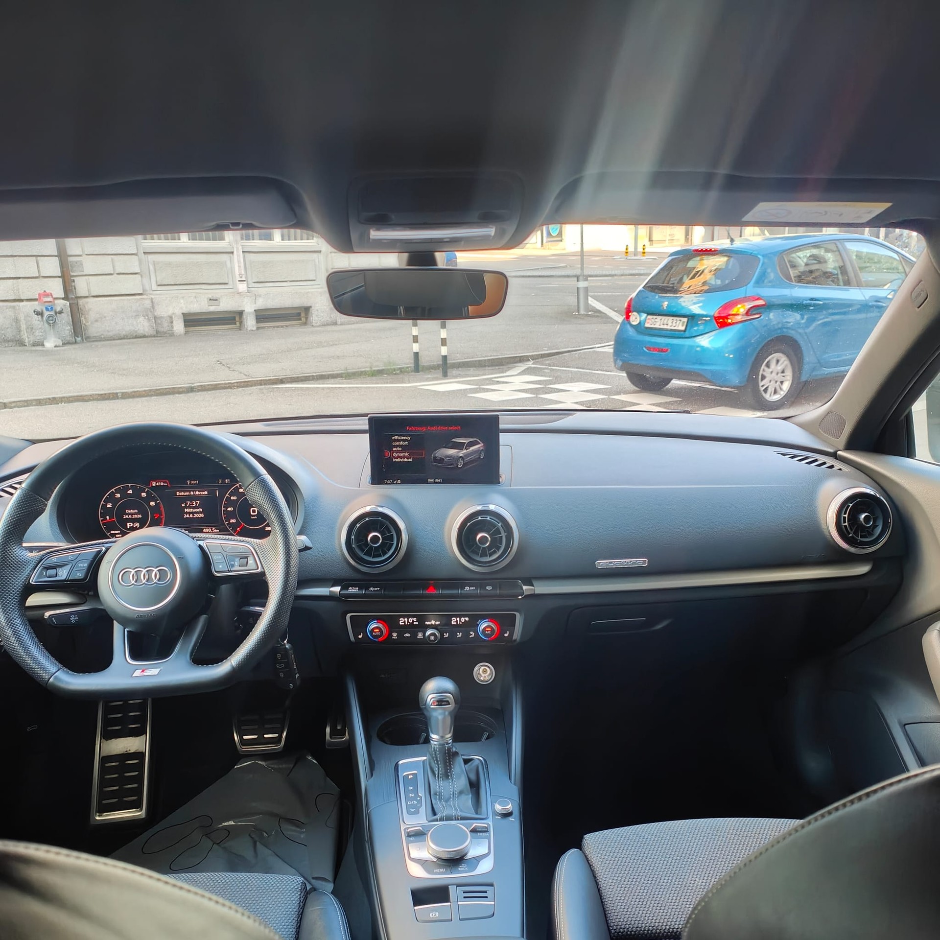AUDI A3 Sportback 40 TFSI Sport quattro S-tronic-image-9