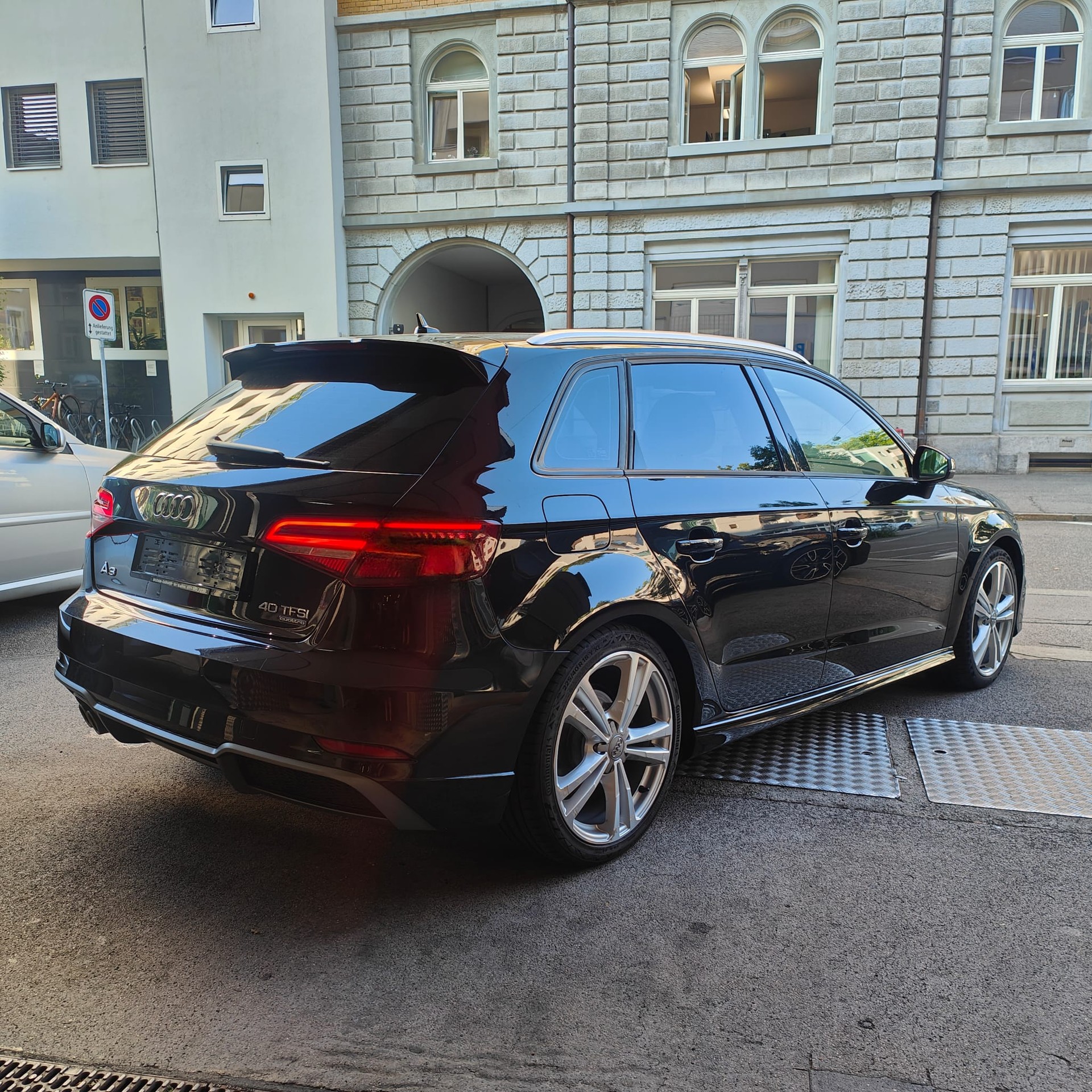 AUDI A3 Sportback 40 TFSI Sport quattro S-tronic-image-4