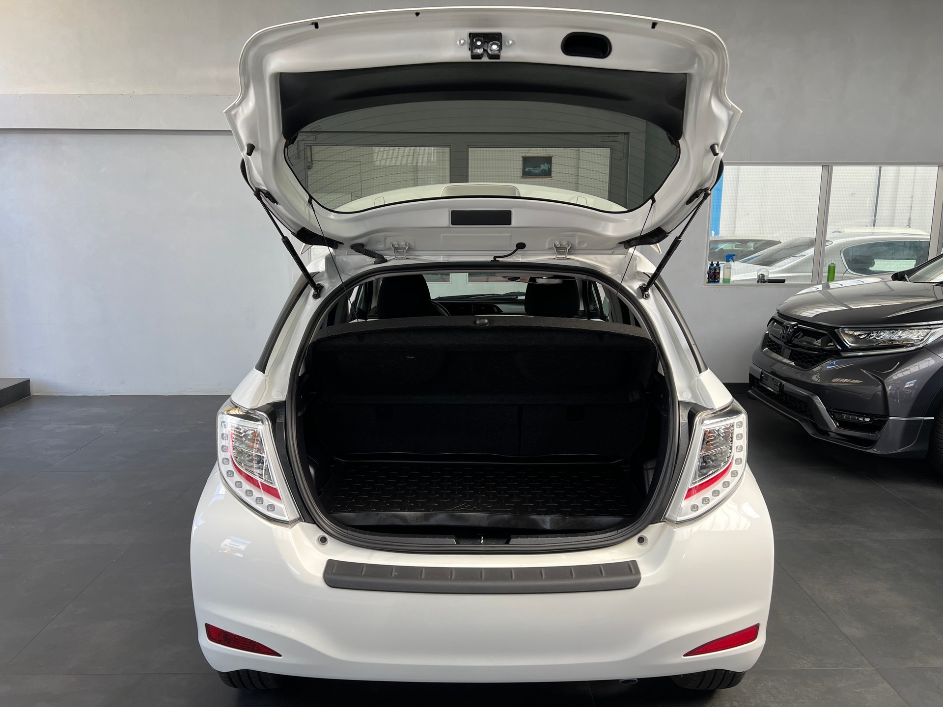 TOYOTA Yaris 1.33 Trend Multidrive-image-10