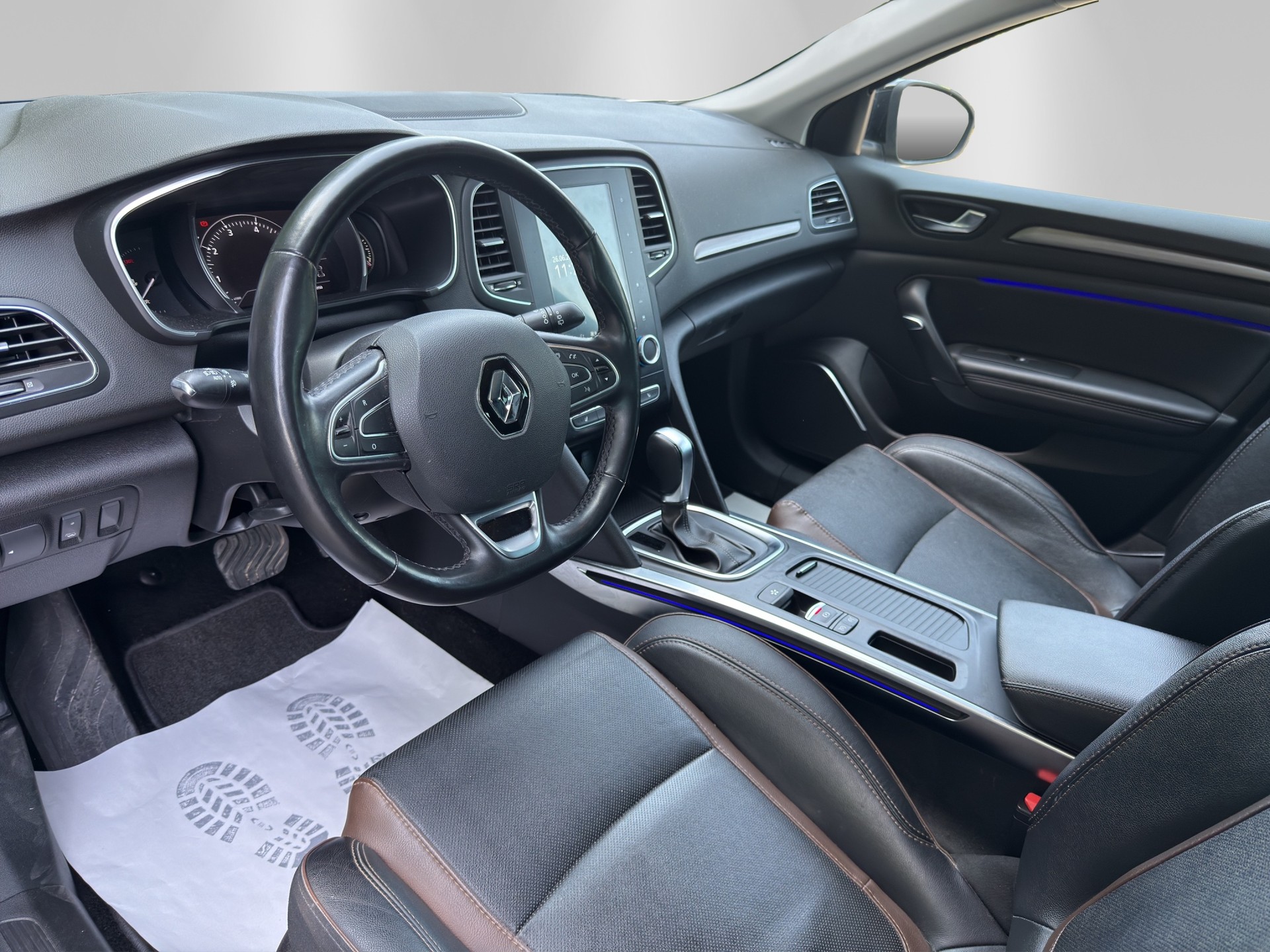RENAULT Mégane 1.2 16V Turbo 90th Anniversary EDC-image-7
