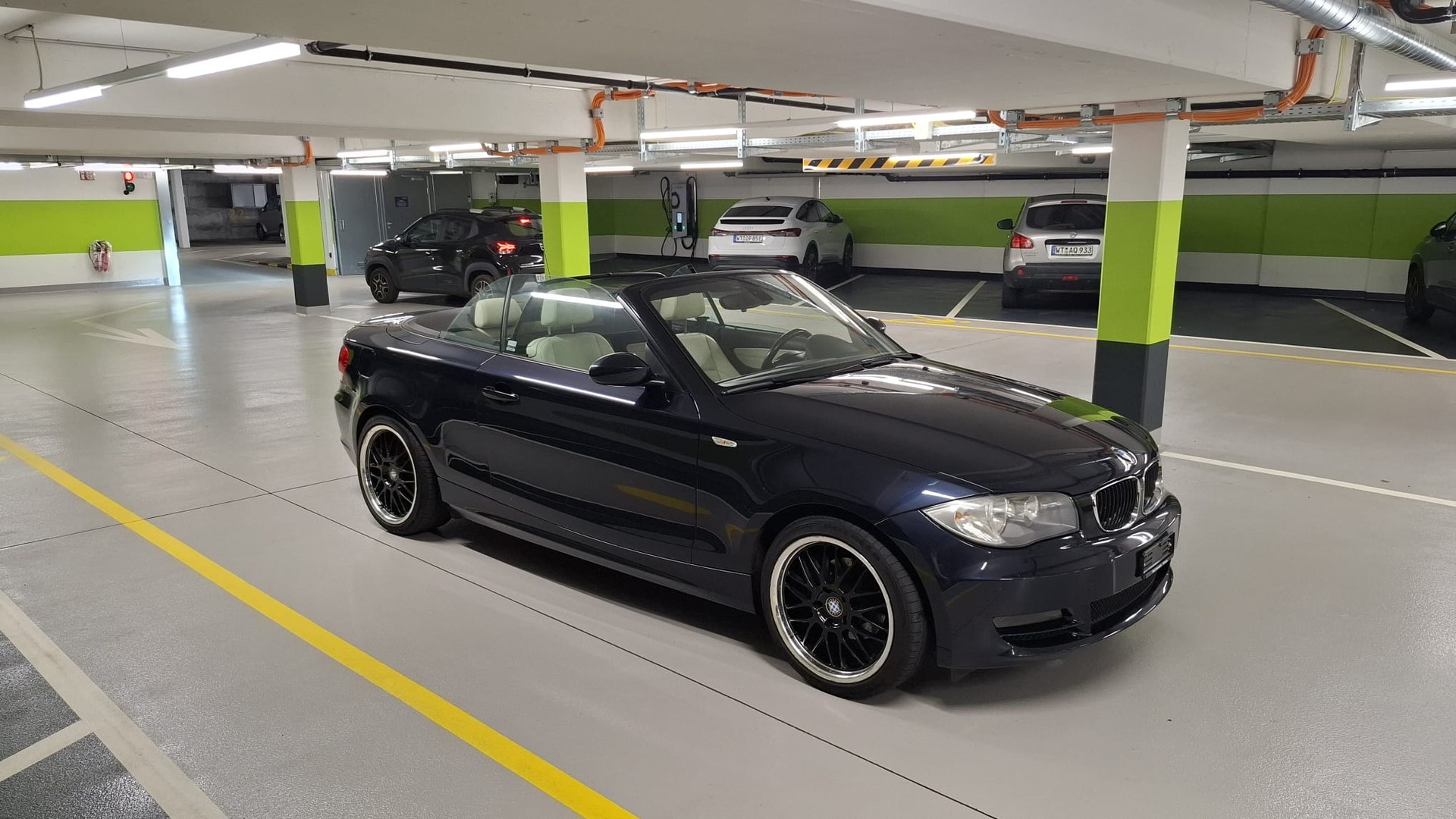 BMW 118i Cabrio-image-2