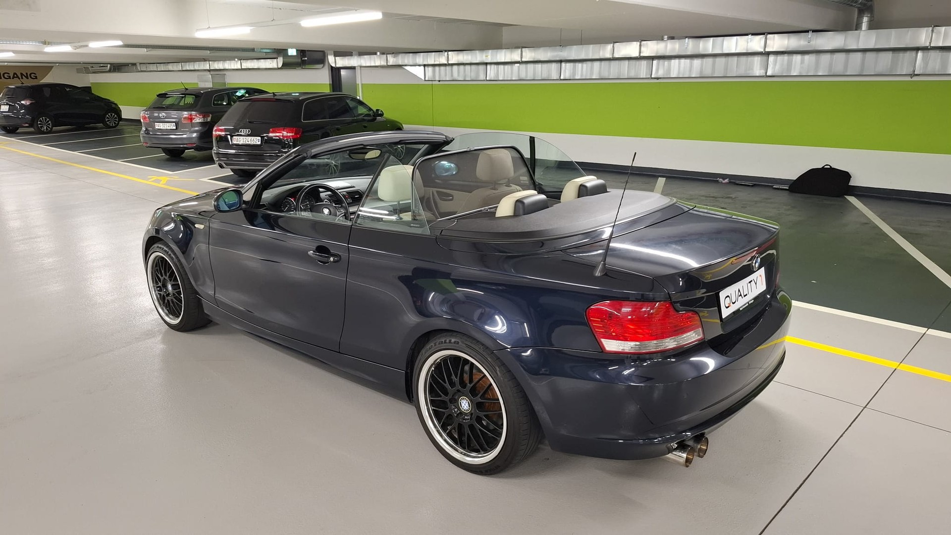 BMW 118i Cabrio-image-5