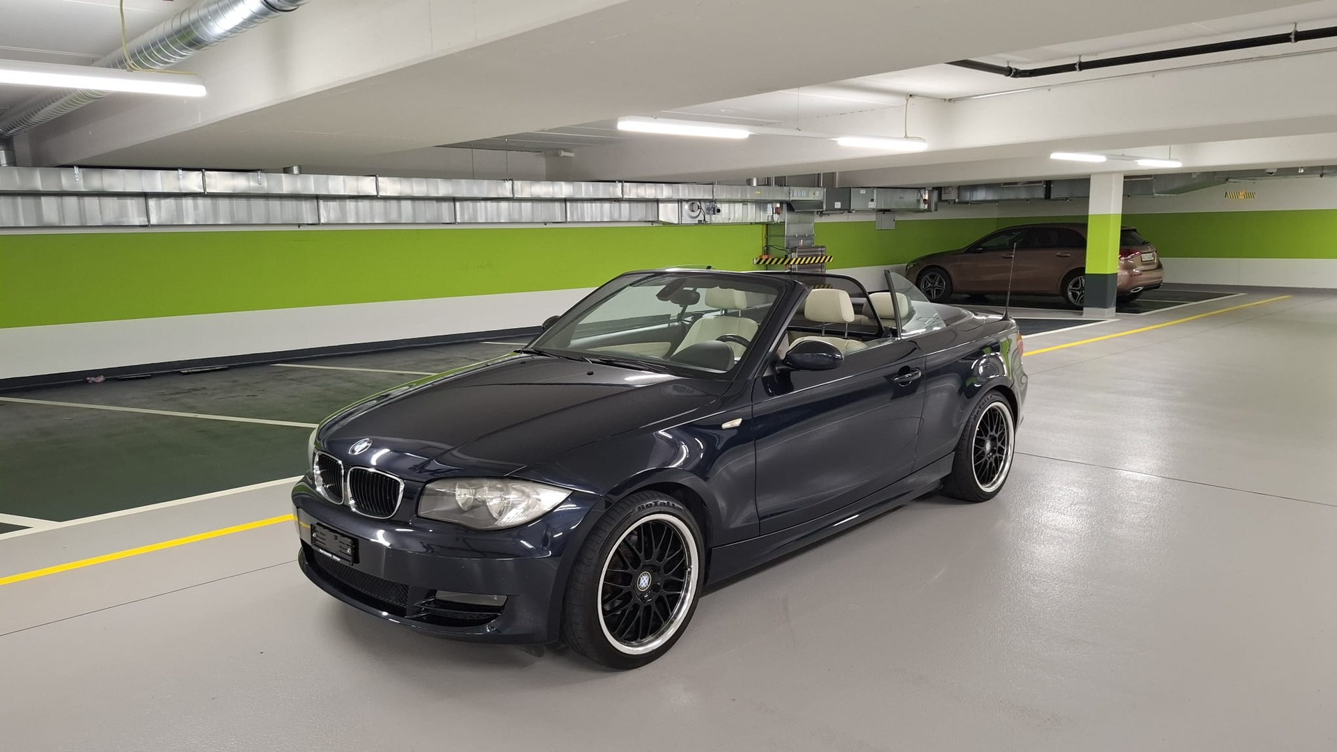 BMW 118i Cabrio-image-0