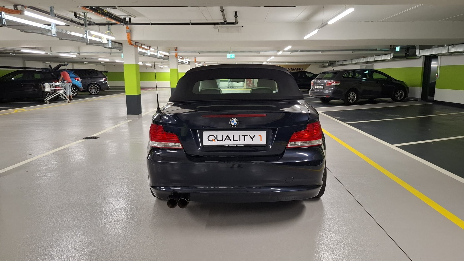 BMW 118i Cabrio-image-4