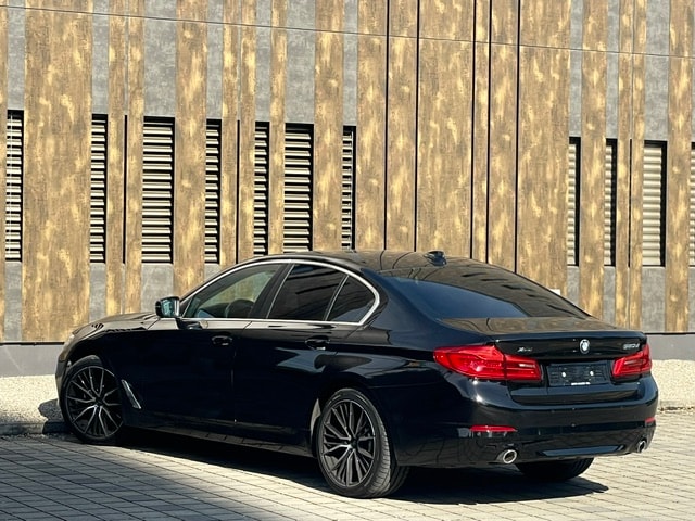 BMW 520d xDrive Luxury Line Steptronic-image-8