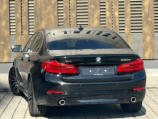 BMW 520d xDrive Luxury Line Steptronic-image-6