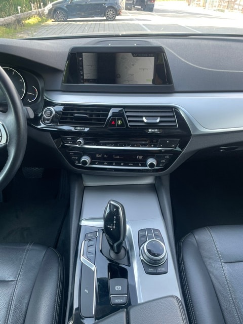 BMW 520d xDrive Luxury Line Steptronic-image-18
