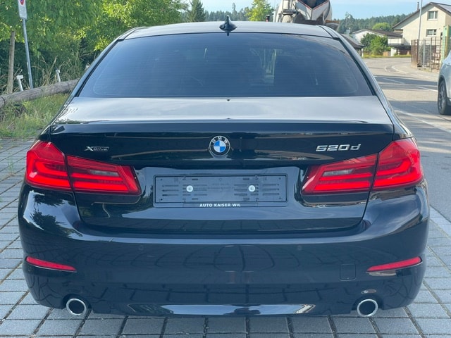 BMW 520d xDrive Luxury Line Steptronic-image-10